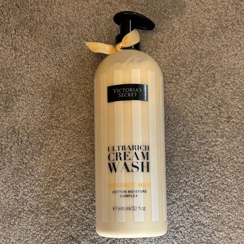 Victoria's Secret Ultrairch Cream Wash - Cream and Black